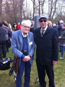 Holocaust survivors Jules Schelvis (left) and Manny Steinberg at Vaihingen commemoration in 2015